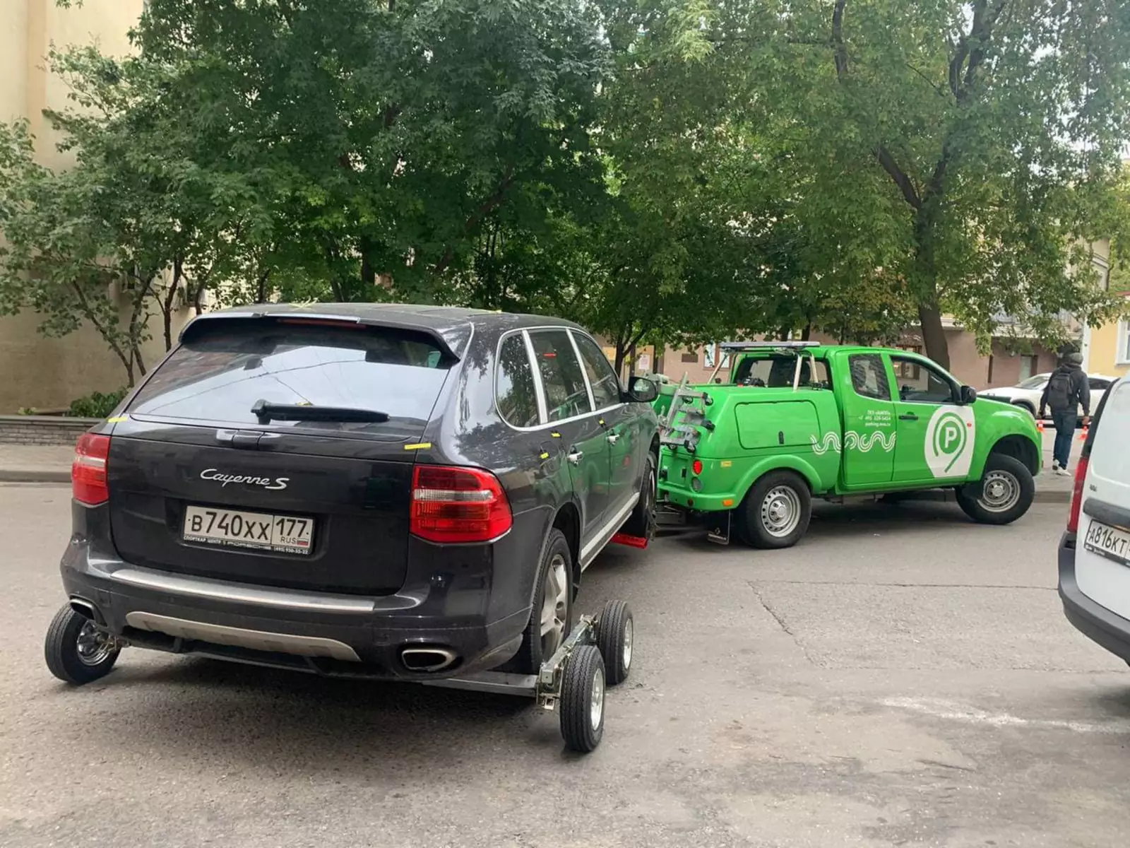 Эвакуация автомобиля © t.me/DtRoad Эвакуация автомобиля © t.me/DtRoad