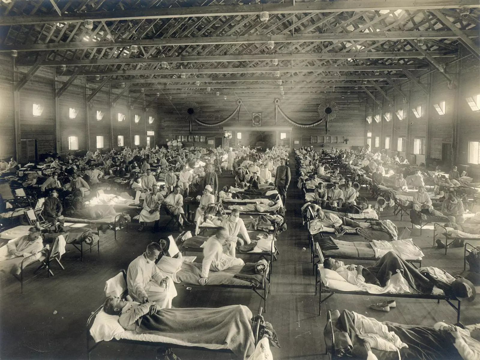 Больница неотложной помощи во время эпидемии гриппа, Кэмп-Фанстон, Канзас 