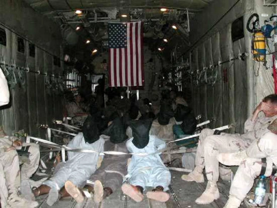 Транспортировка заключенных в Гуантанамо