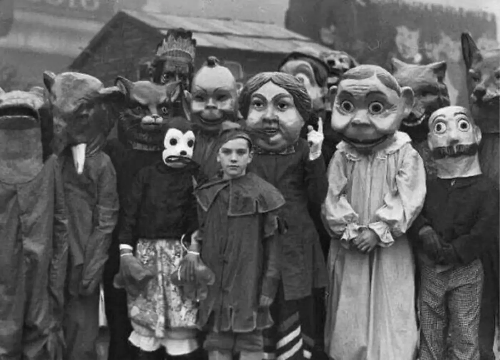 Костюмы для Хэллоуина, 1930 год. 