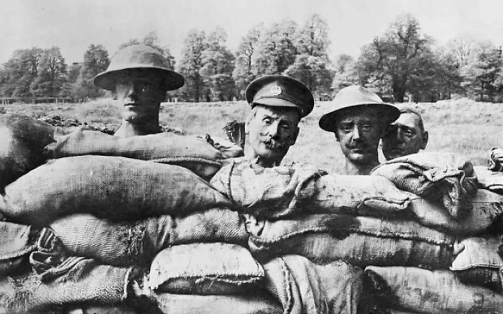 Головы из папье-маше времен Первой мировой войны. 