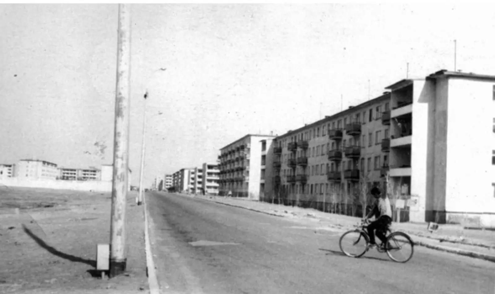 Ленинск (Байконур), ул. Неделина Ленинск (Байконур), ул. Неделина