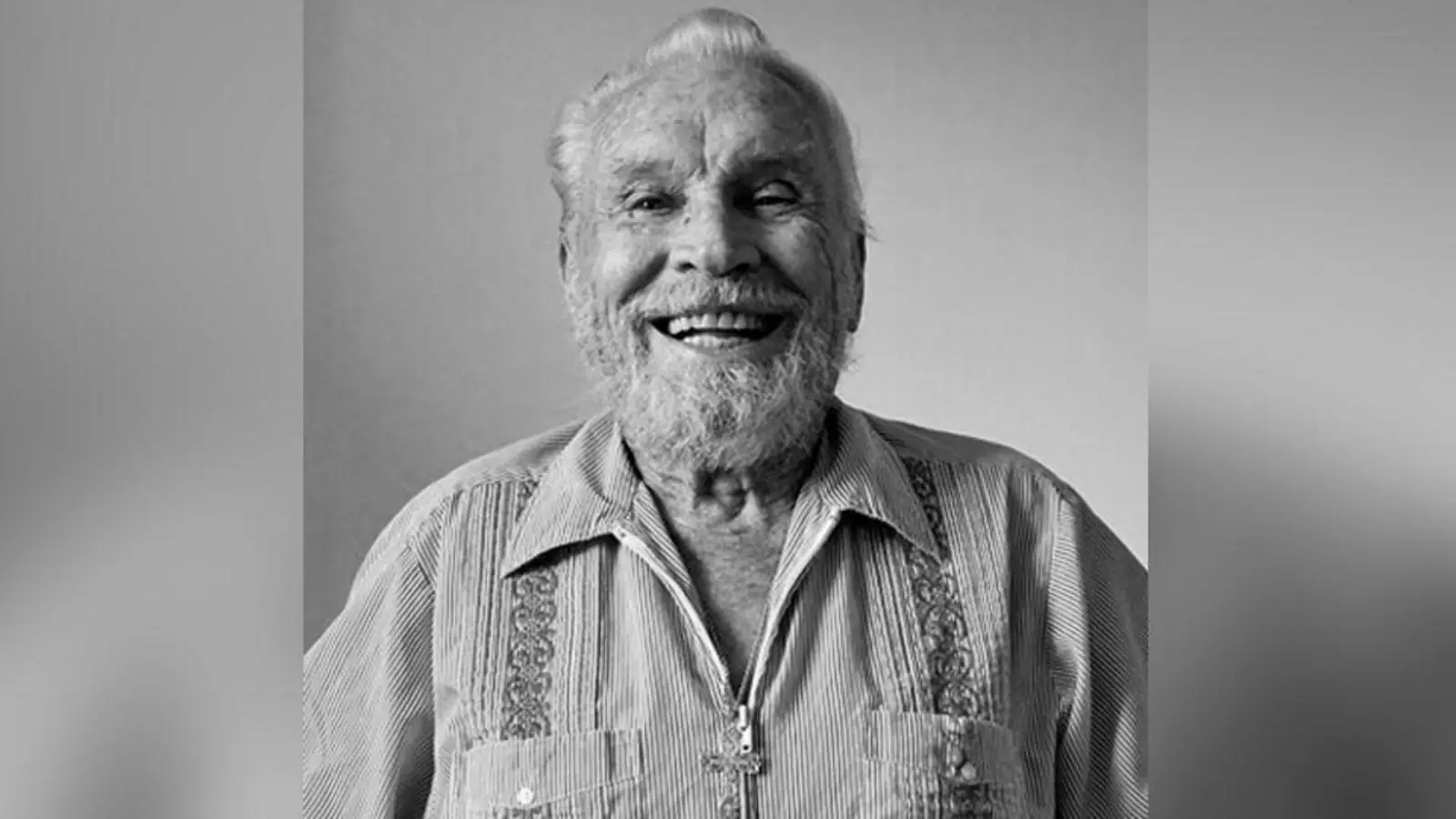 Смерть пожилого человека. Бабушка больная больнице. Умершие 99 лет. Скончалась актриса. Смерть филиппа мужа королевы елизаветы 2.