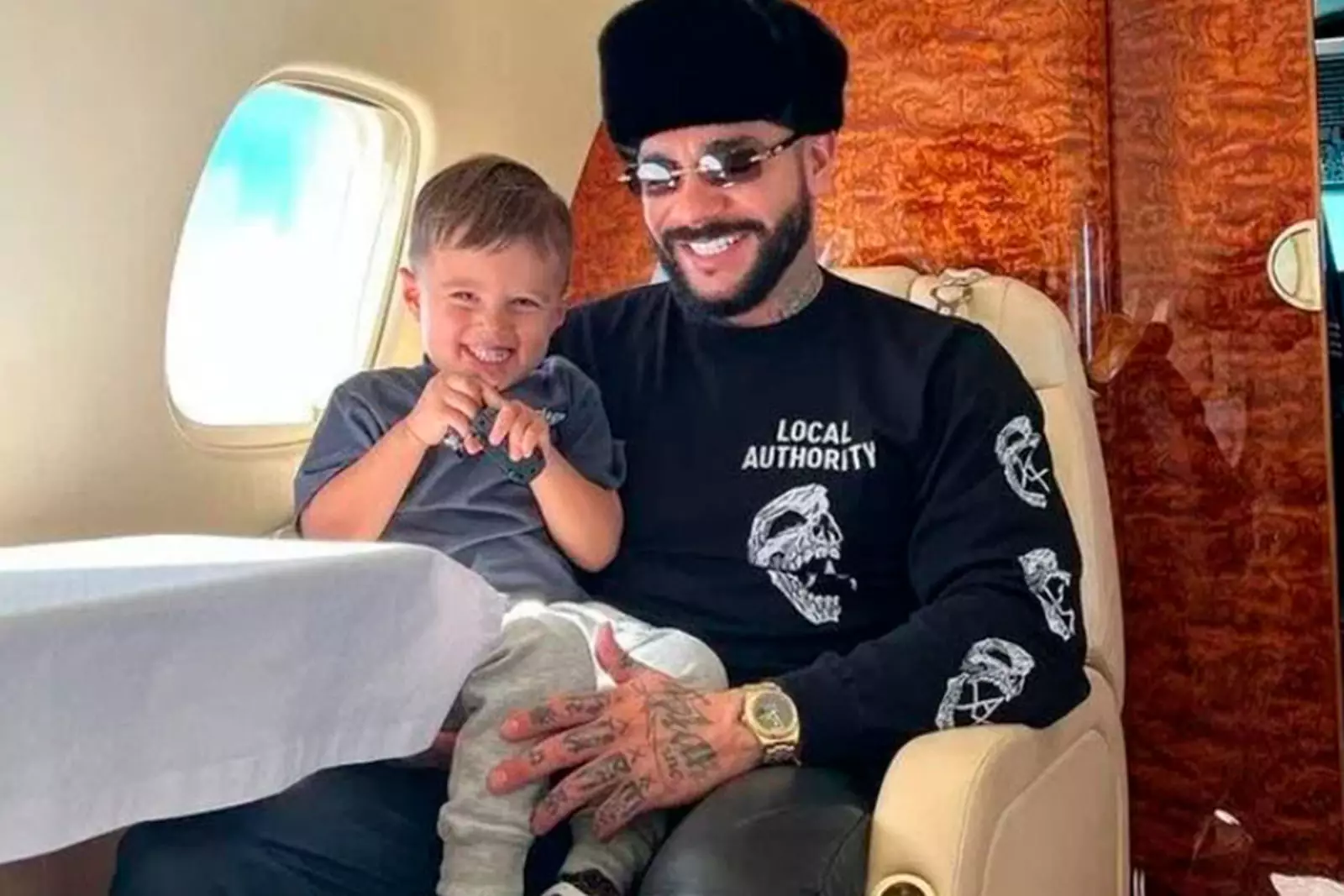  российский рэпер Тимати  с сыном Ратмиром 
