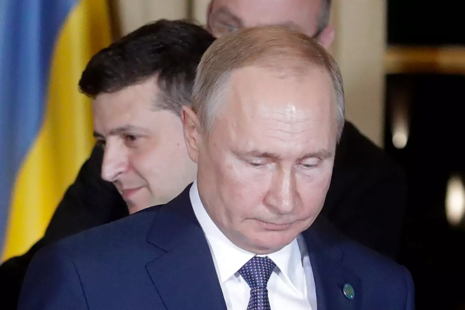 Президент Украины Владимир Зеленский и президент России Владимир Путин (слева направо)