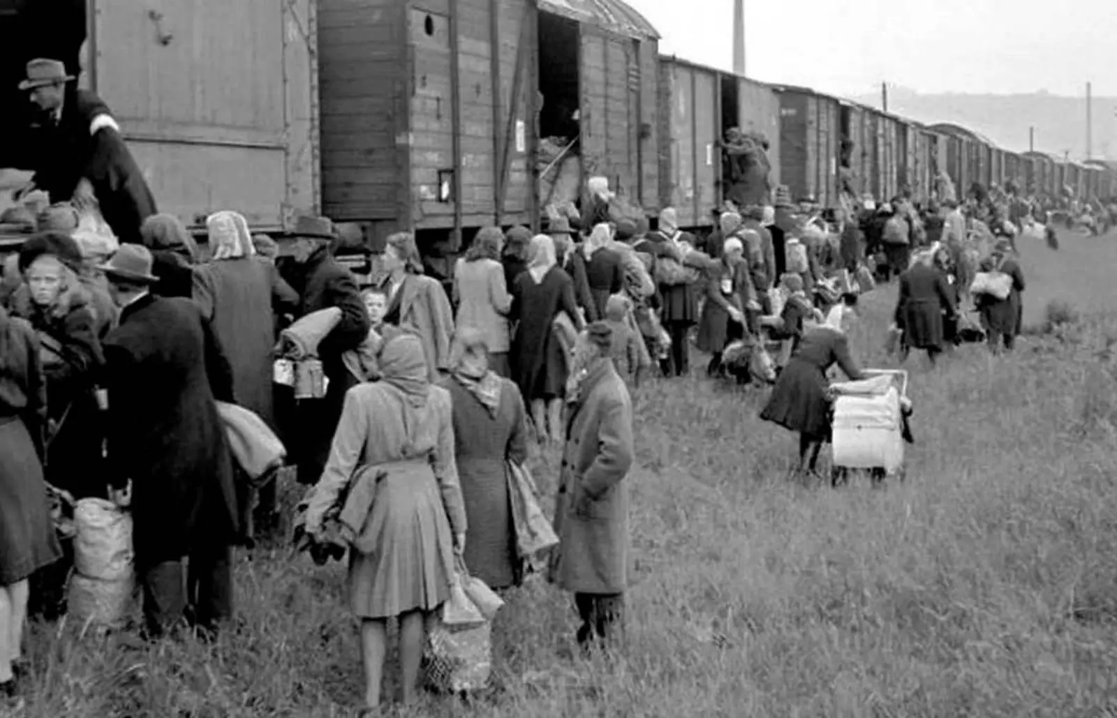 Депортация это простыми. Депортация немцев в годы Великой Отечественной войны 1941. Депортация немцев Поволжья в 1941. Депортация турок месхетинцев 1944. Турки месхетинцы депортация.