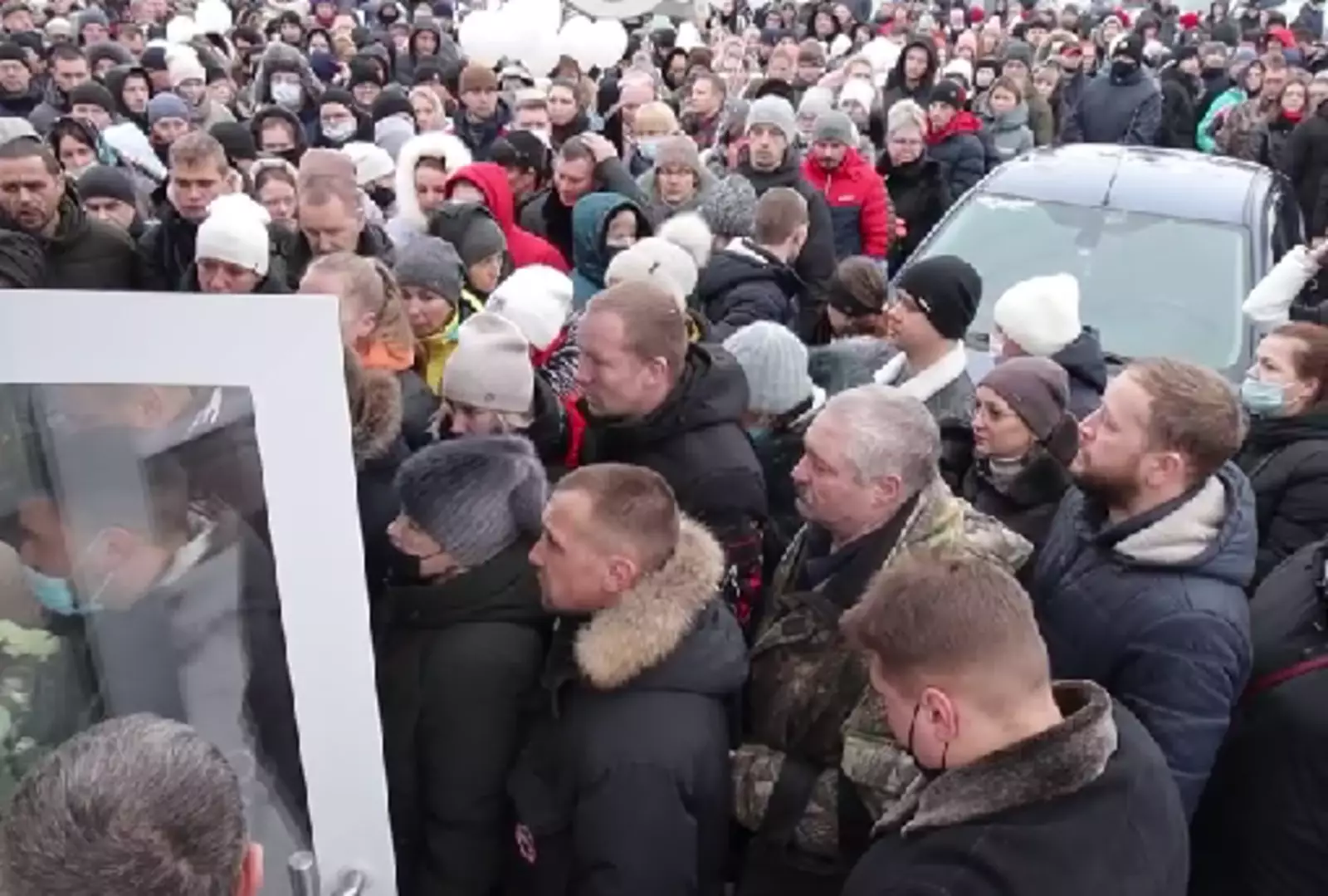 Николая рыжкова похоронили. Похороны Вероники Николаевой в Костроме. В Костроме простились. Похороны девочки в Костроме.