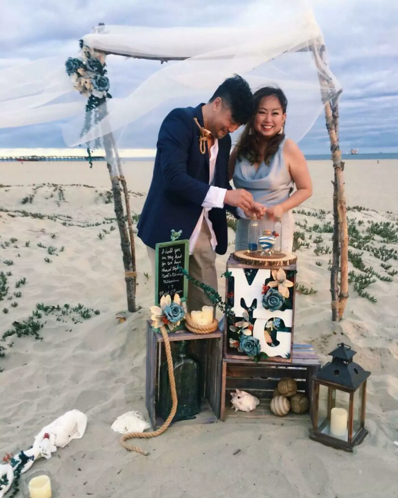 "Моя мама хотела свадьбу своей мечты в калифорнийском деревенском стиле на пляже с бюджетом в 100 долларов".