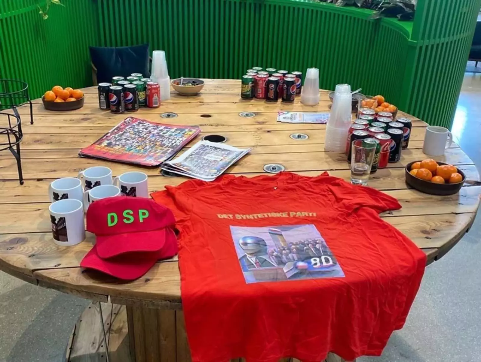 Мерч Синтетической партии. Мерч Синтетической партии.