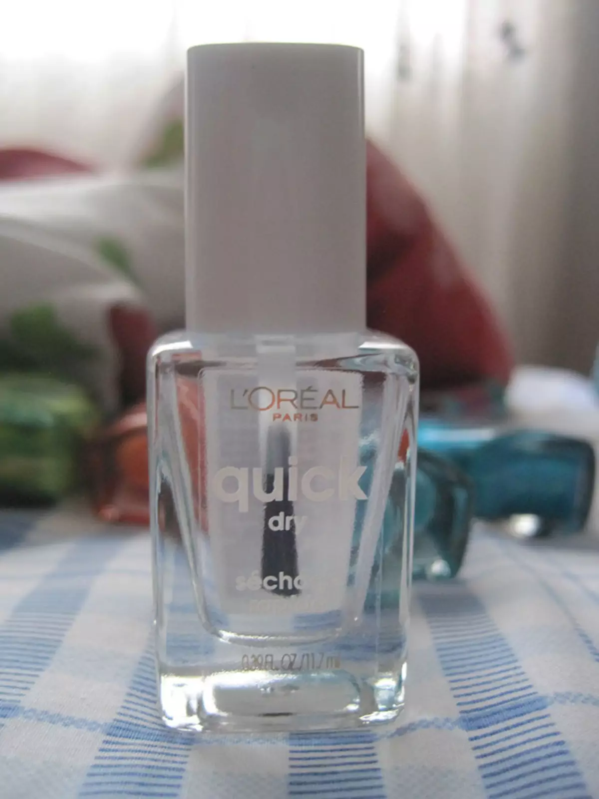 Прозрачный лак для ногтей можно использовать на капроновых колготках, чтобы Прозрачный лак для ногтей можно использовать на капроновых колготках, чтобы