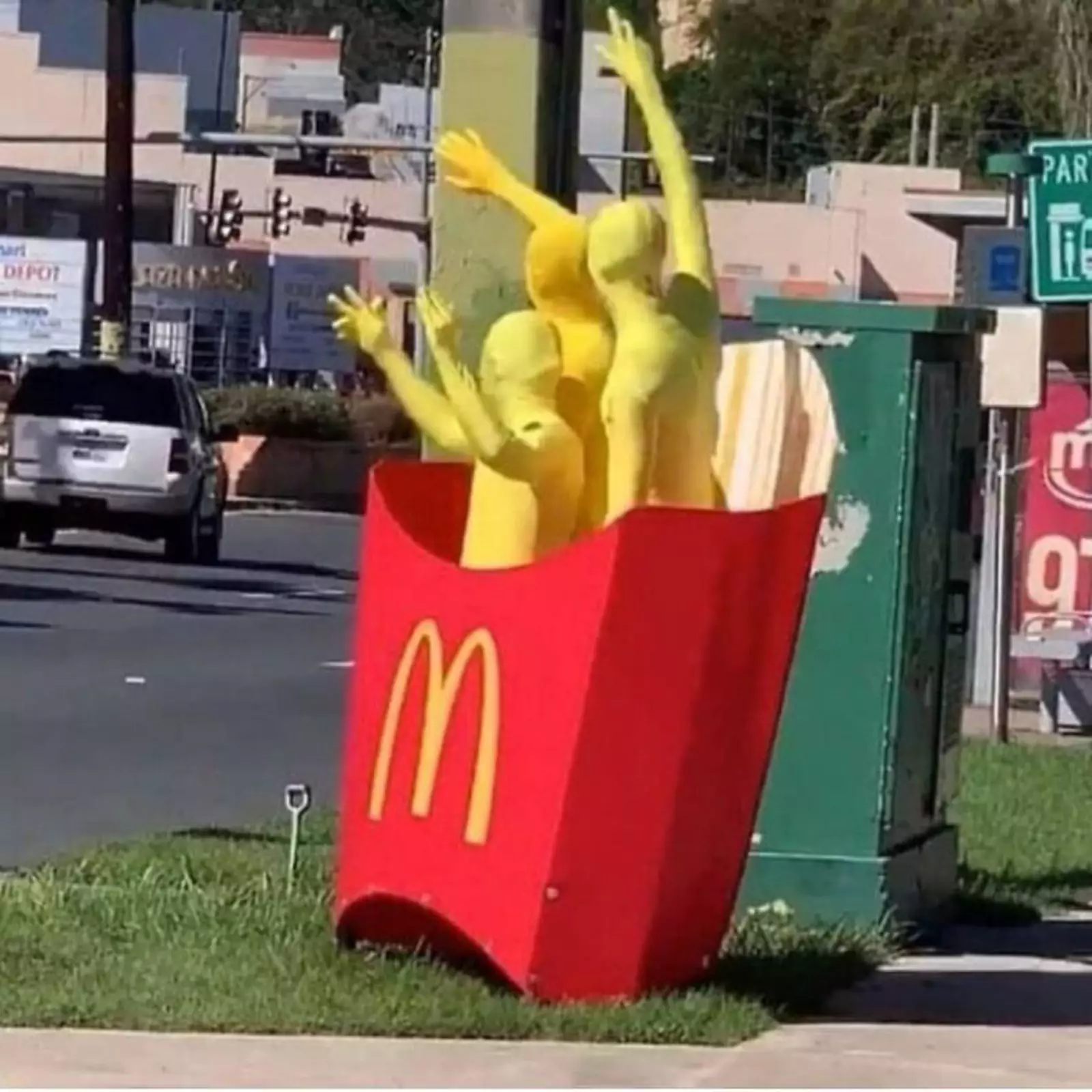 Что тут вообще происходит? Что тут вообще происходит?