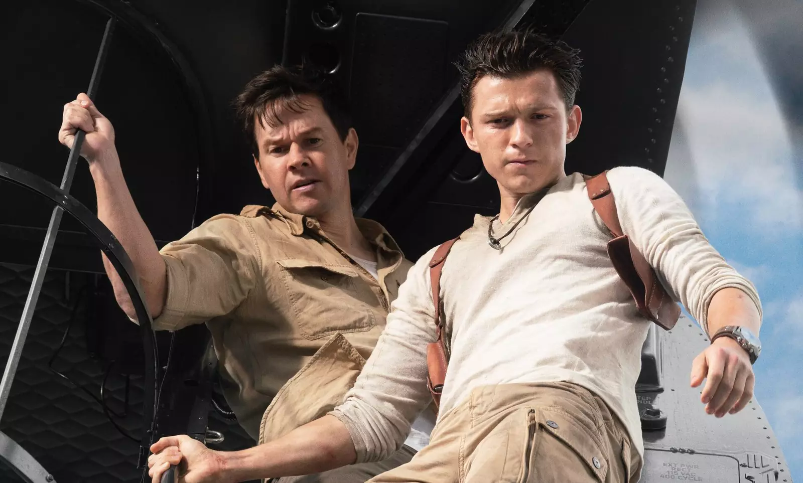 С комедийной составляющей и Уолберг, и Холланд справляются неплохо. Как-никак, уже не впервой работать на проекты подобного плана. С комедийной составляющей и Уолберг, и Холланд справляются неплохо. Как-никак, уже не впервой работать на проекты подобного плана.