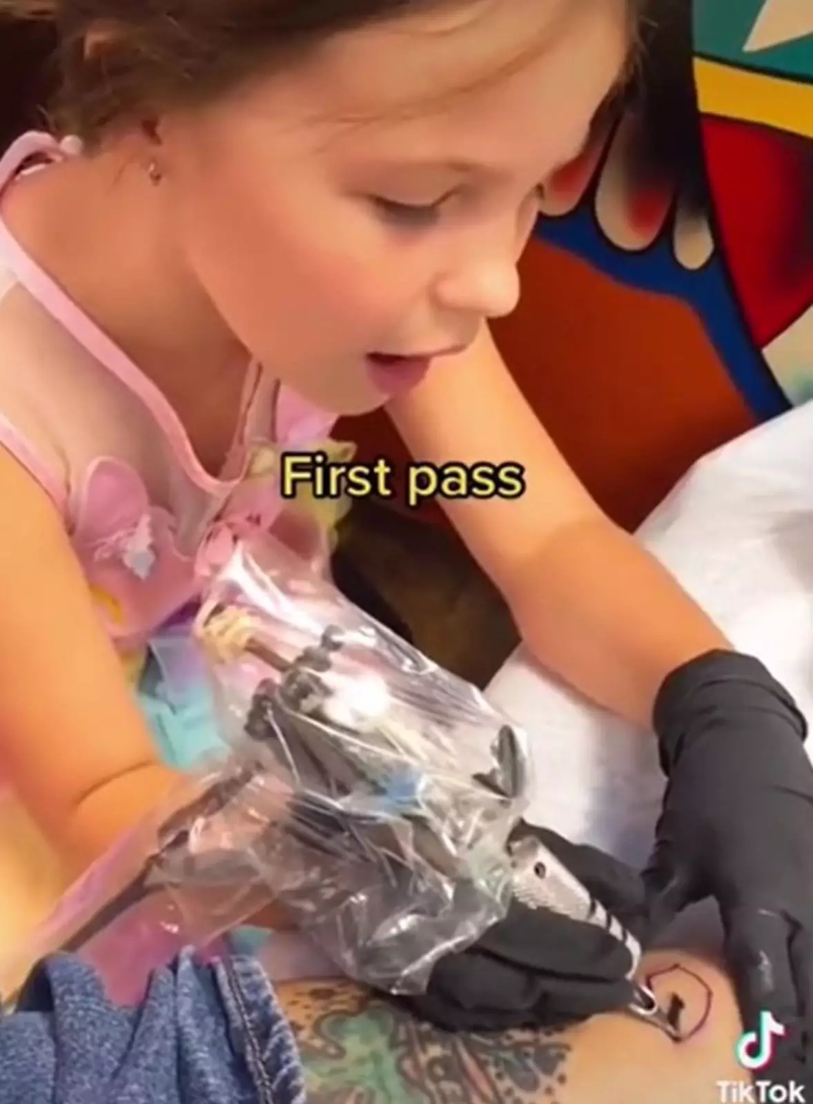 Аделина за работой. Аделина за работой.