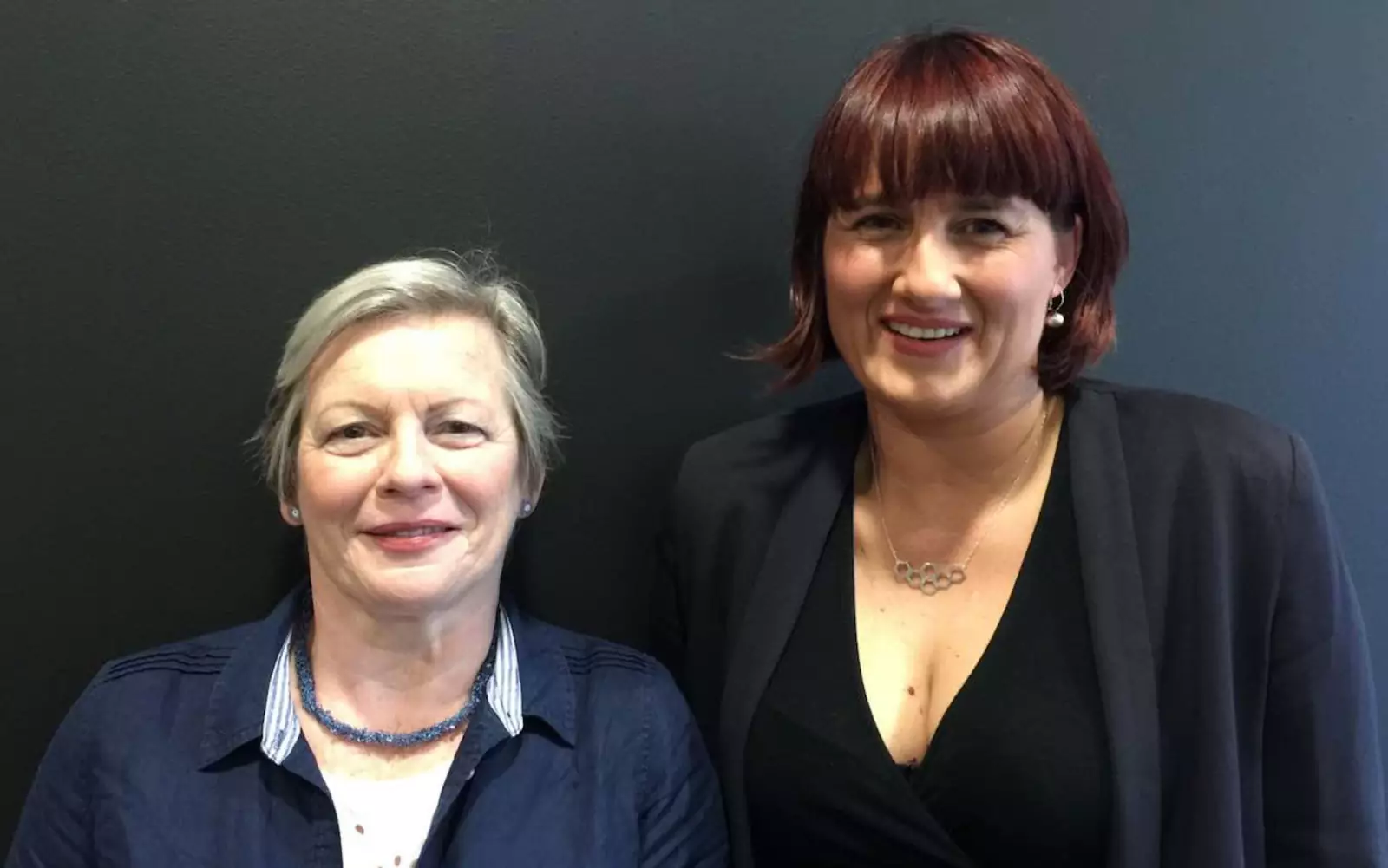 Джой Милн (слева). Джой Милн (слева).