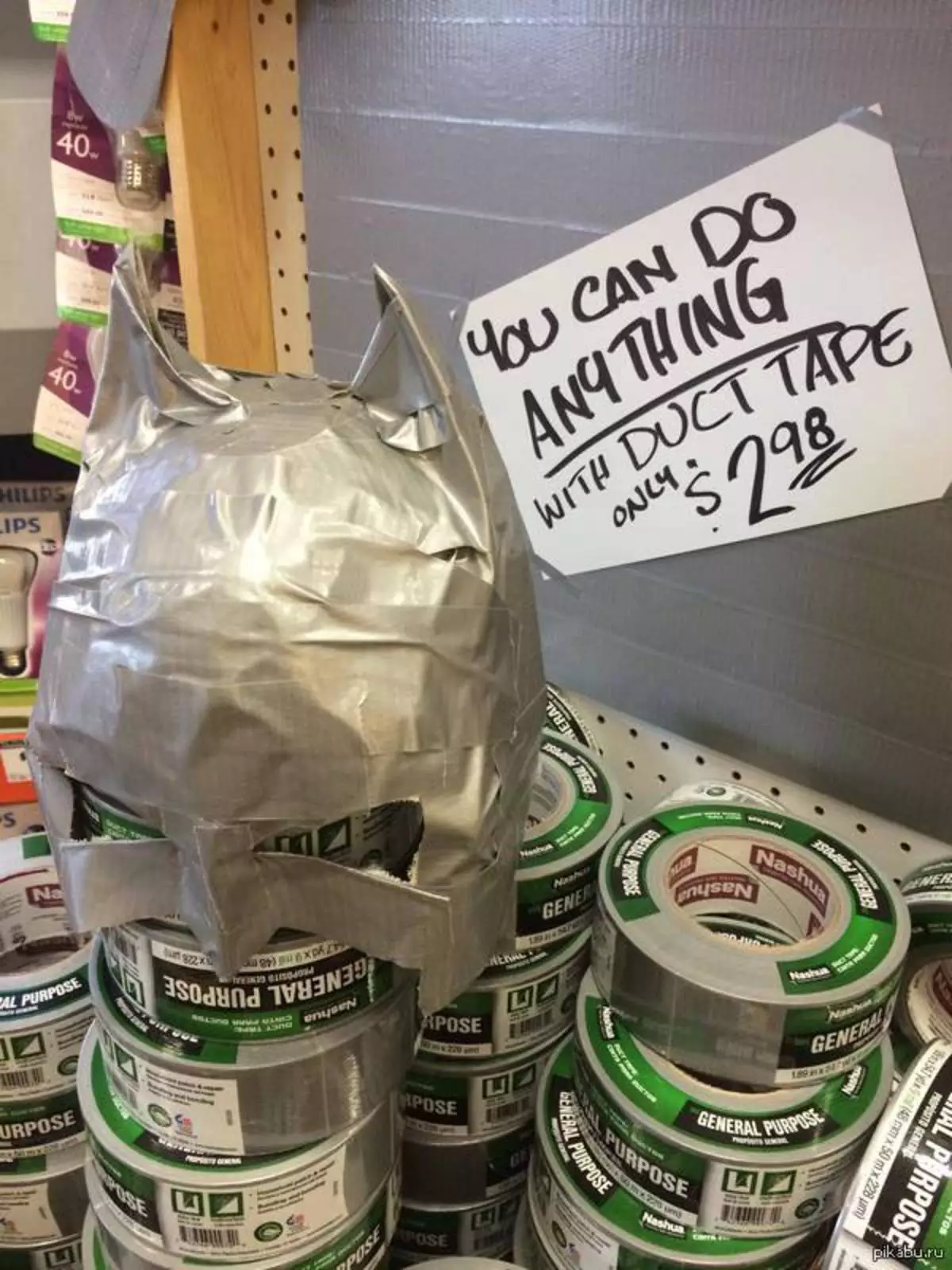 Ты можешь быть кем угодно, когда у тебя есть скотч. Даже Бетменом. Ты можешь быть кем угодно, когда у тебя есть скотч. Даже Бетменом.