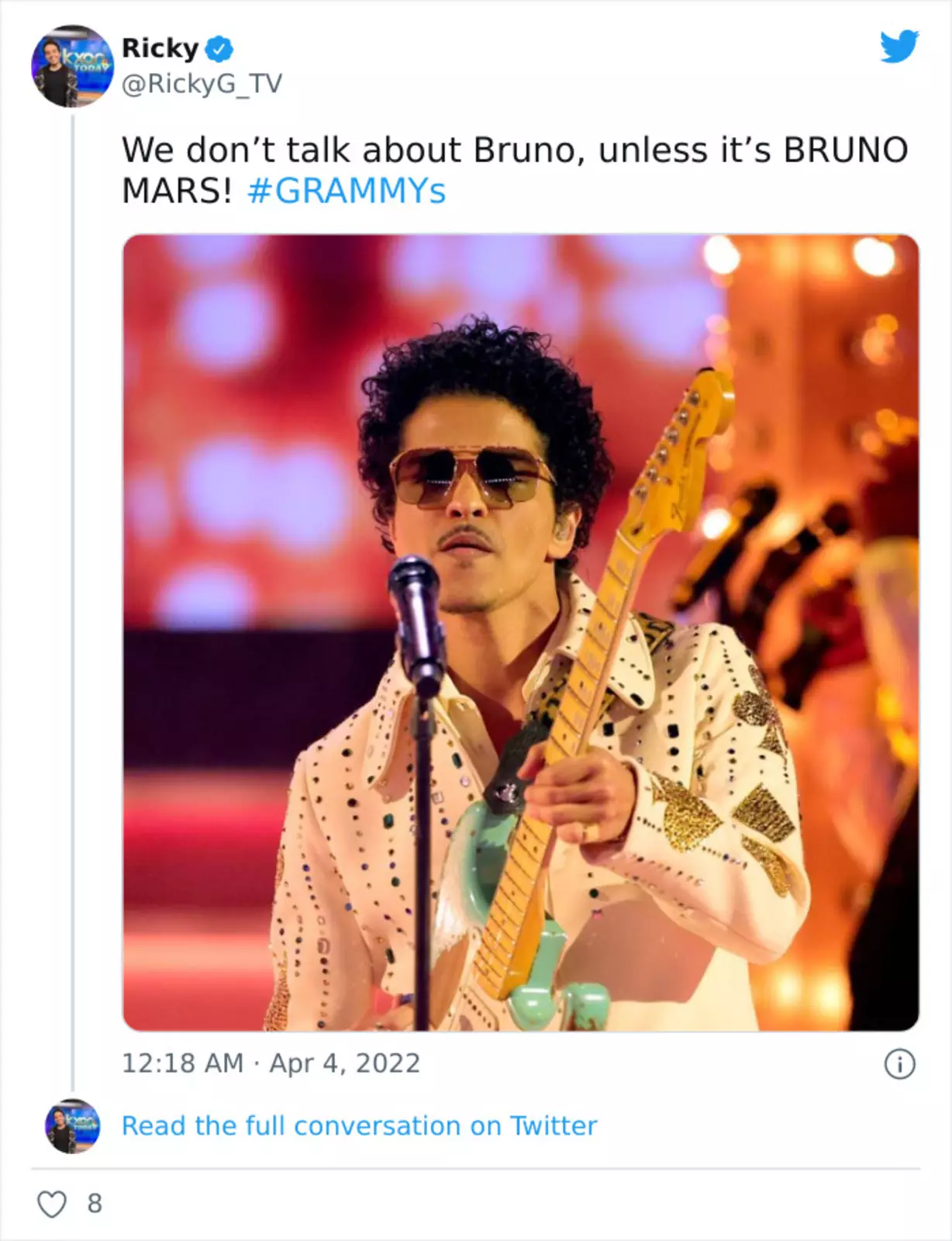 "Мы не говорим о Бруно, если только речь не о Бруно Марсе". Вайб "Энканто" при выступлении Марса? Да и еще раз - да!