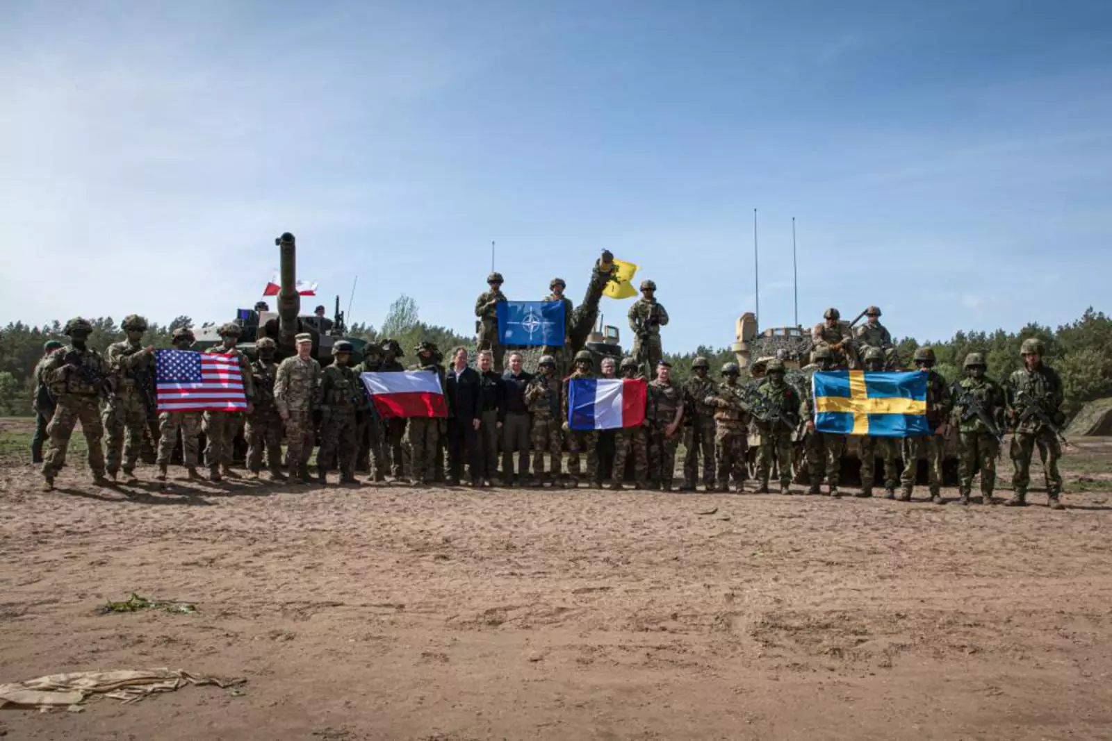 Союзники по НАТО на учениях Defender Europe 22 в Новогруде (Польша). 2022 год.