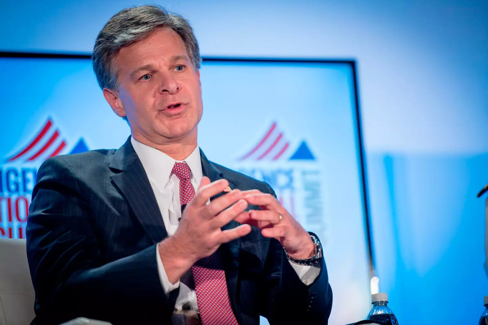 Директор Федерального Бюро расследований (ФБР) Кристофер Рэй Директор Федерального Бюро расследований (ФБР) Кристофер Рэй