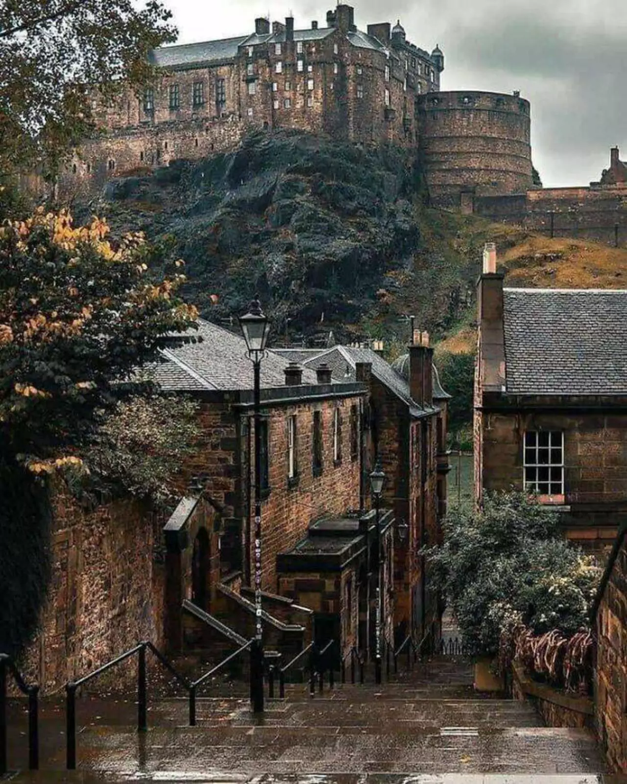 Замок, находящийся в Эдинбурге, Шотландия.