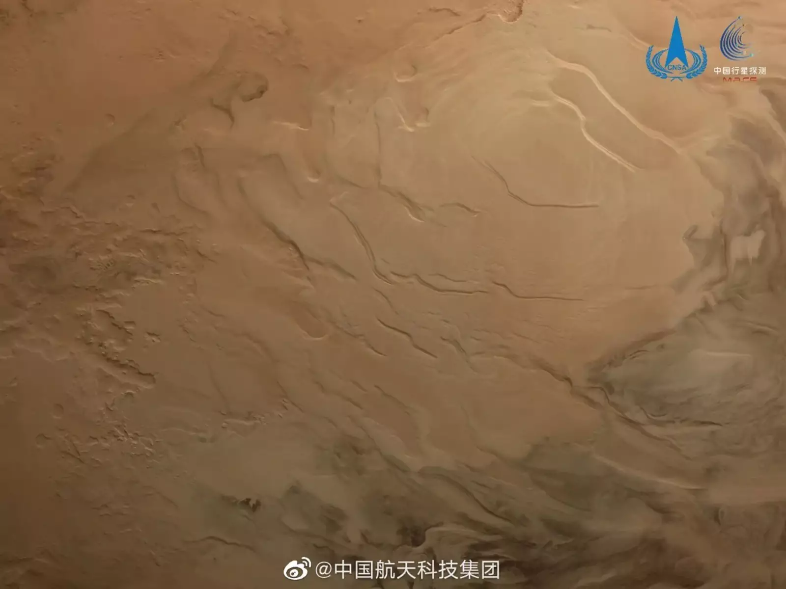 Marsın cənub qütbünün altında buzaltı göl var.