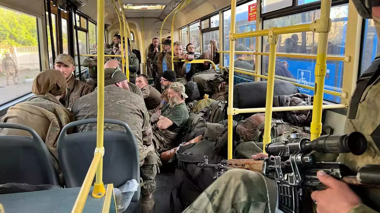 Украинские военнопленные из полка "Азов"