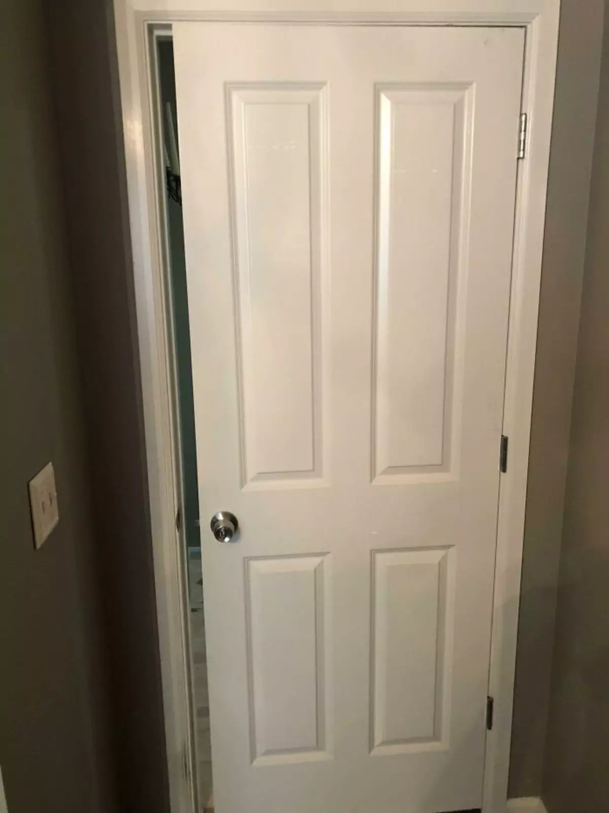«Моя жена сказала измерить дверь, а я сказал ей, что все двери одного размера».