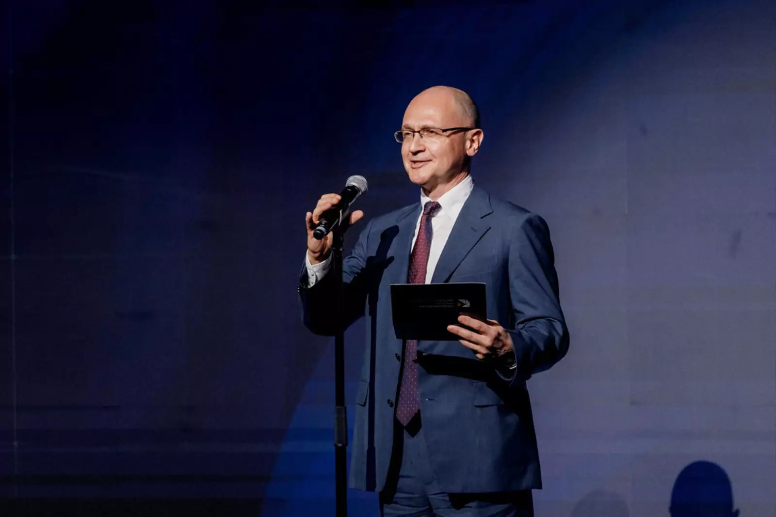 Первый заместитель главы АП РФ Сергей Кириенко на церемонии награждения лауреатов Национальной премии интернет-контента Первый заместитель главы АП РФ Сергей Кириенко на церемонии награждения лауреатов Национальной премии интернет-контента