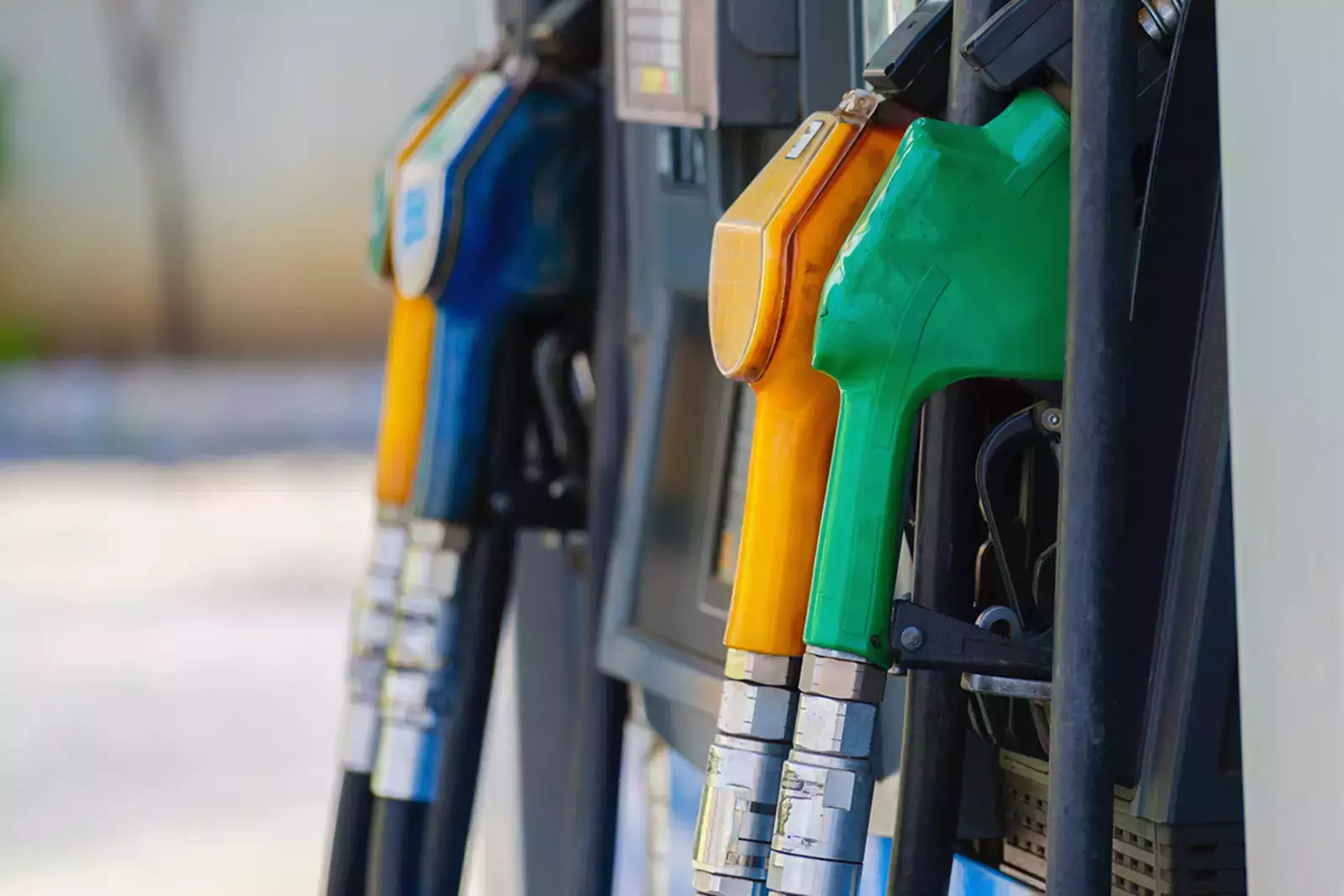 Бензин. Бензин.