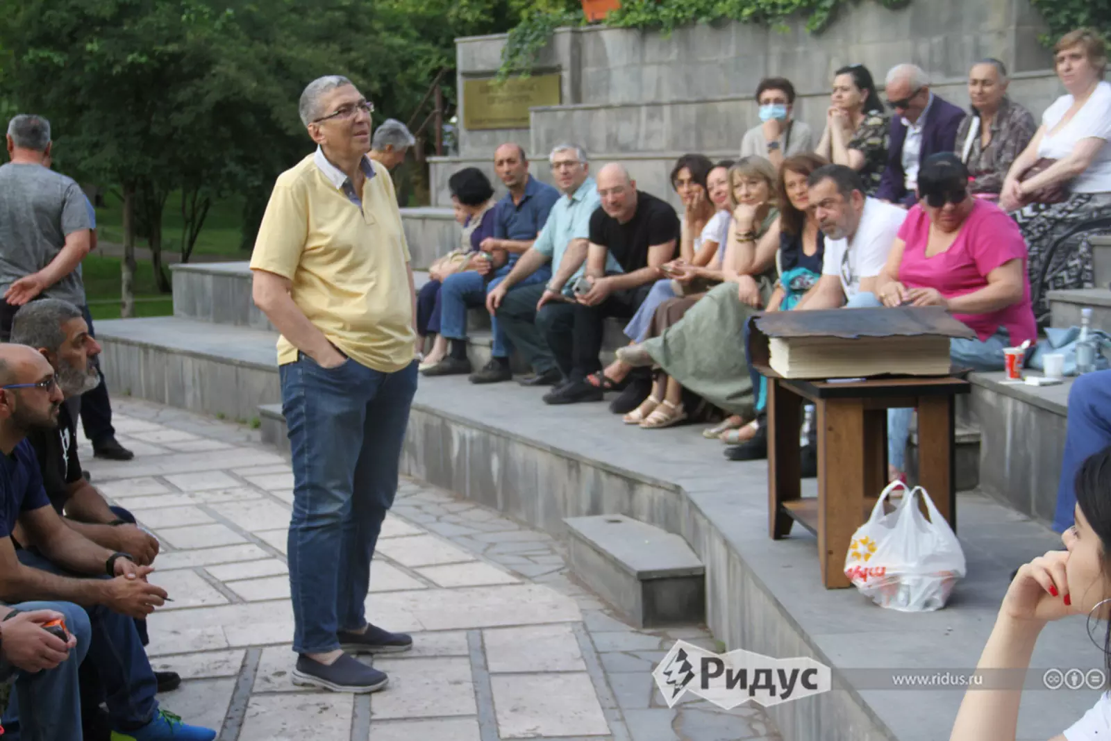 Армен Григорян в ходе презентации «Книги павших» в Ереване в 2021 году.