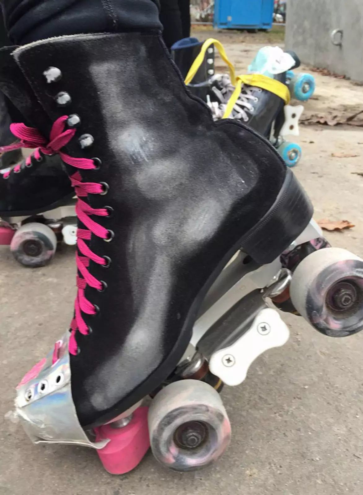 «Пыль с рампы на моих роликовых коньках выглядит как рентгеновский снимок ноги». «Пыль с рампы на моих роликовых коньках выглядит как рентгеновский снимок ноги».