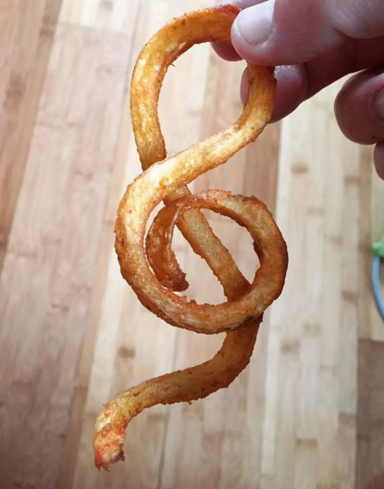 «Однажды я нашел скрипичный ключ в картошке фри». «Однажды я нашел скрипичный ключ в картошке фри».