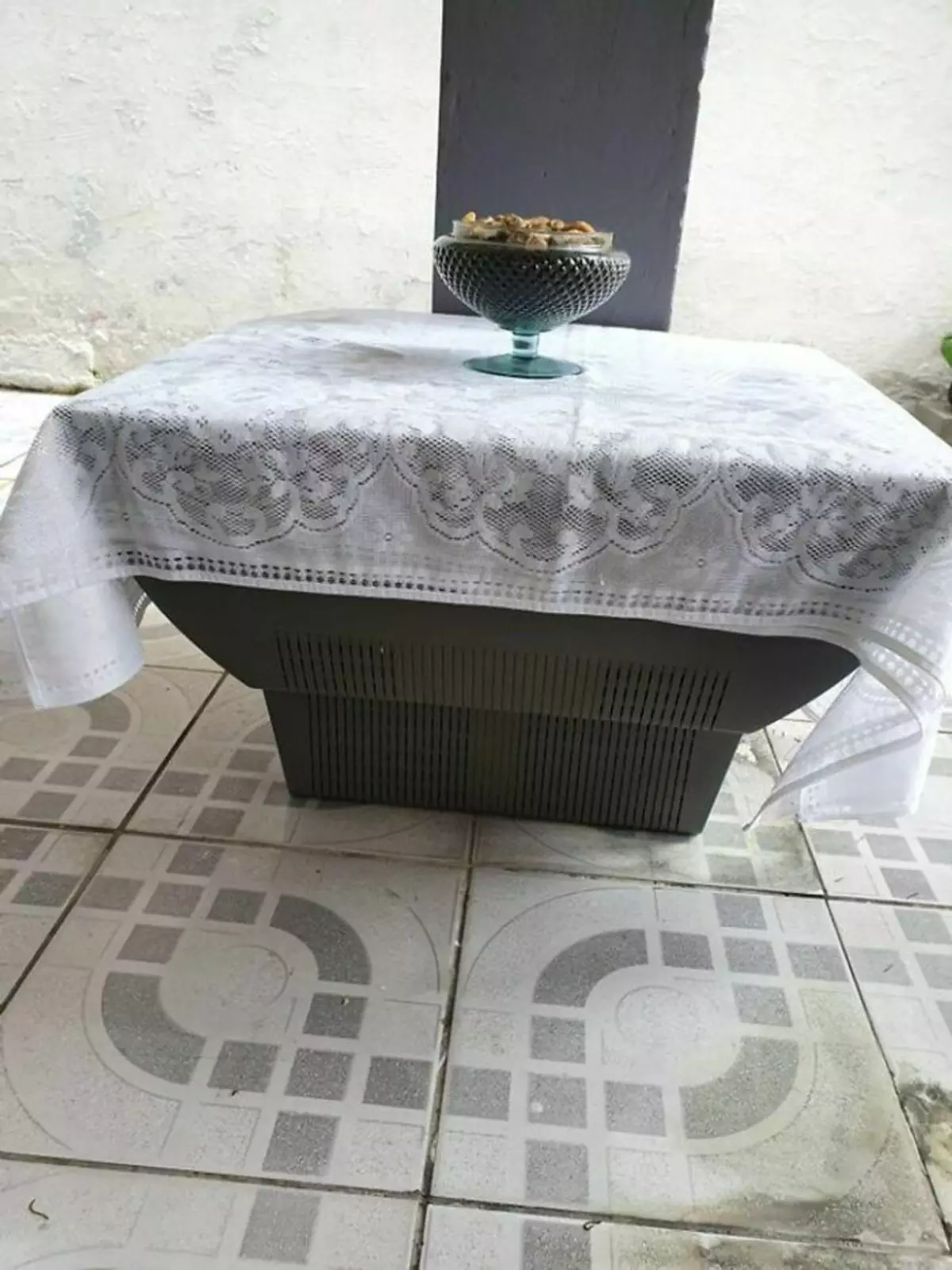 Стол из старого телевизора. Стол из старого телевизора.