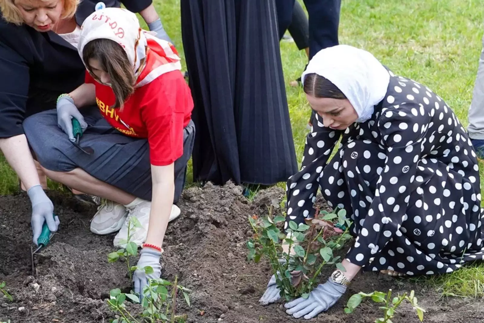 Татьяна Поп на фото справа