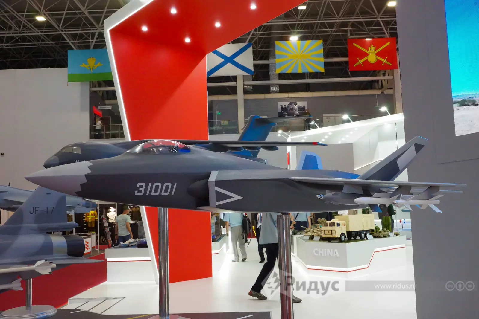 Угадывается ли что-то знакомое в очертаниях китайского многоцелевого истребителя FС-31?