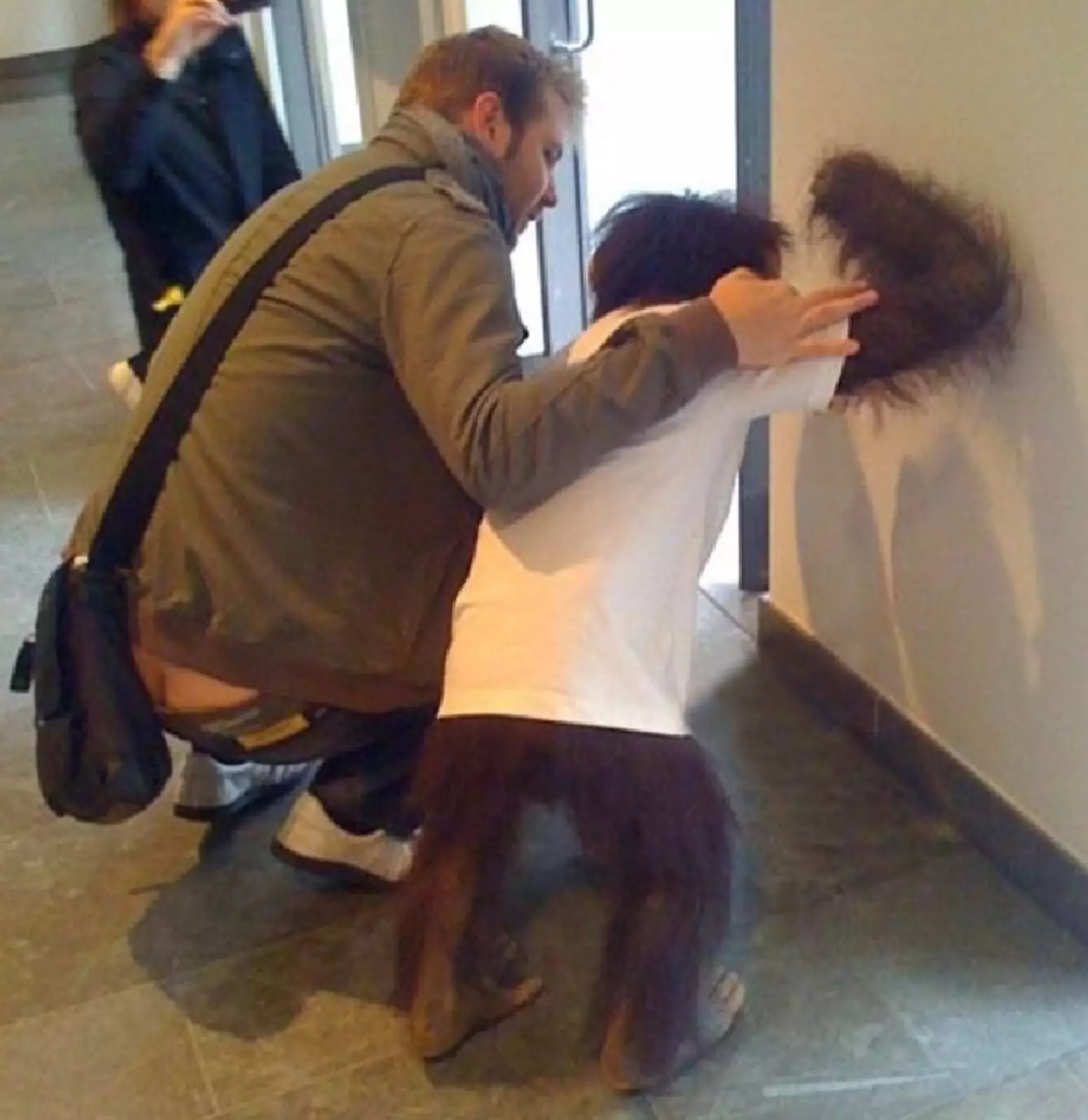 Кто-то слишком много выпил. Кто-то слишком много выпил.