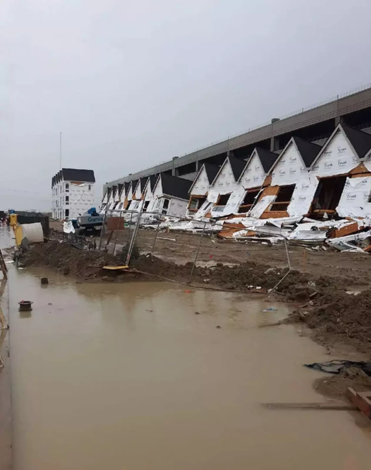 Было немного ветрено. Было немного ветрено.