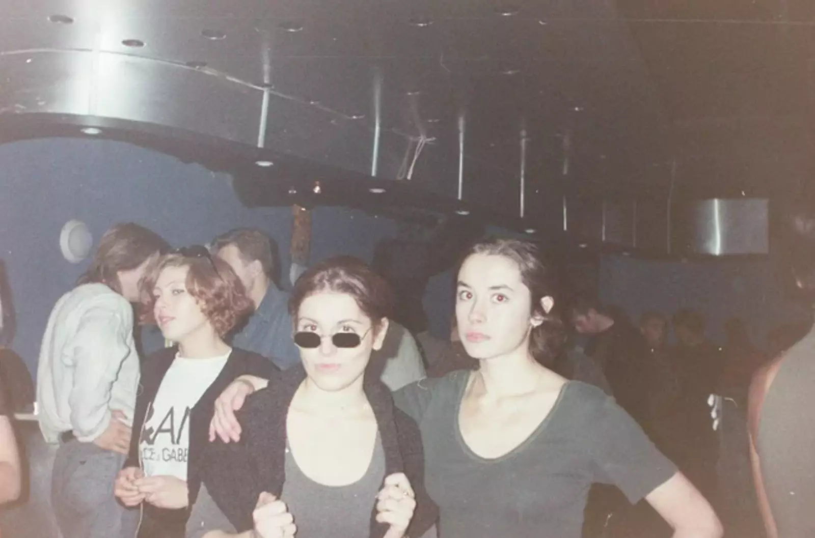 Кадр, сделанный на вечеринке в столичном ночном клубе. Кадр, сделанный на вечеринке в столичном ночном клубе.