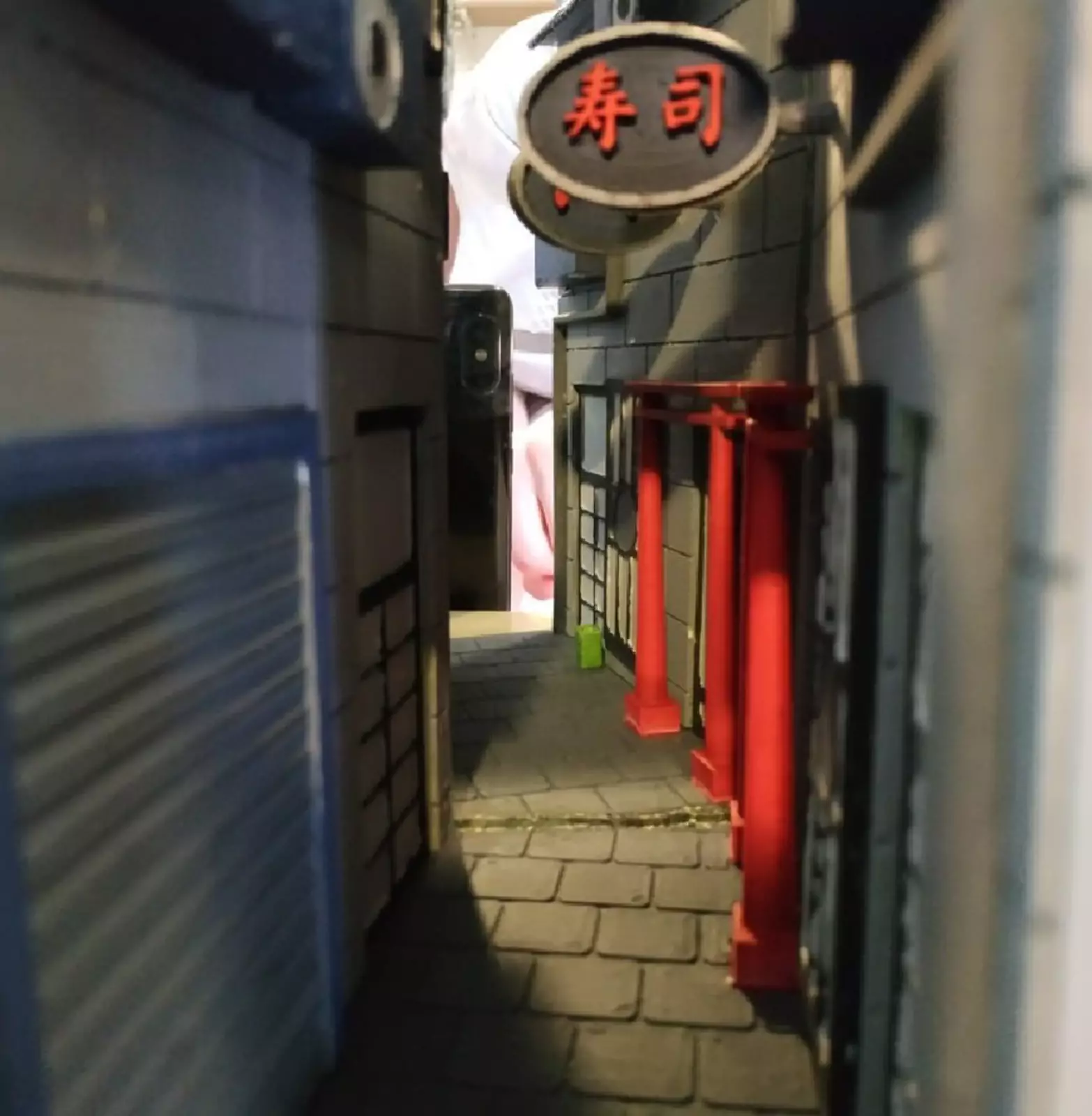Переулок в японском стиле.