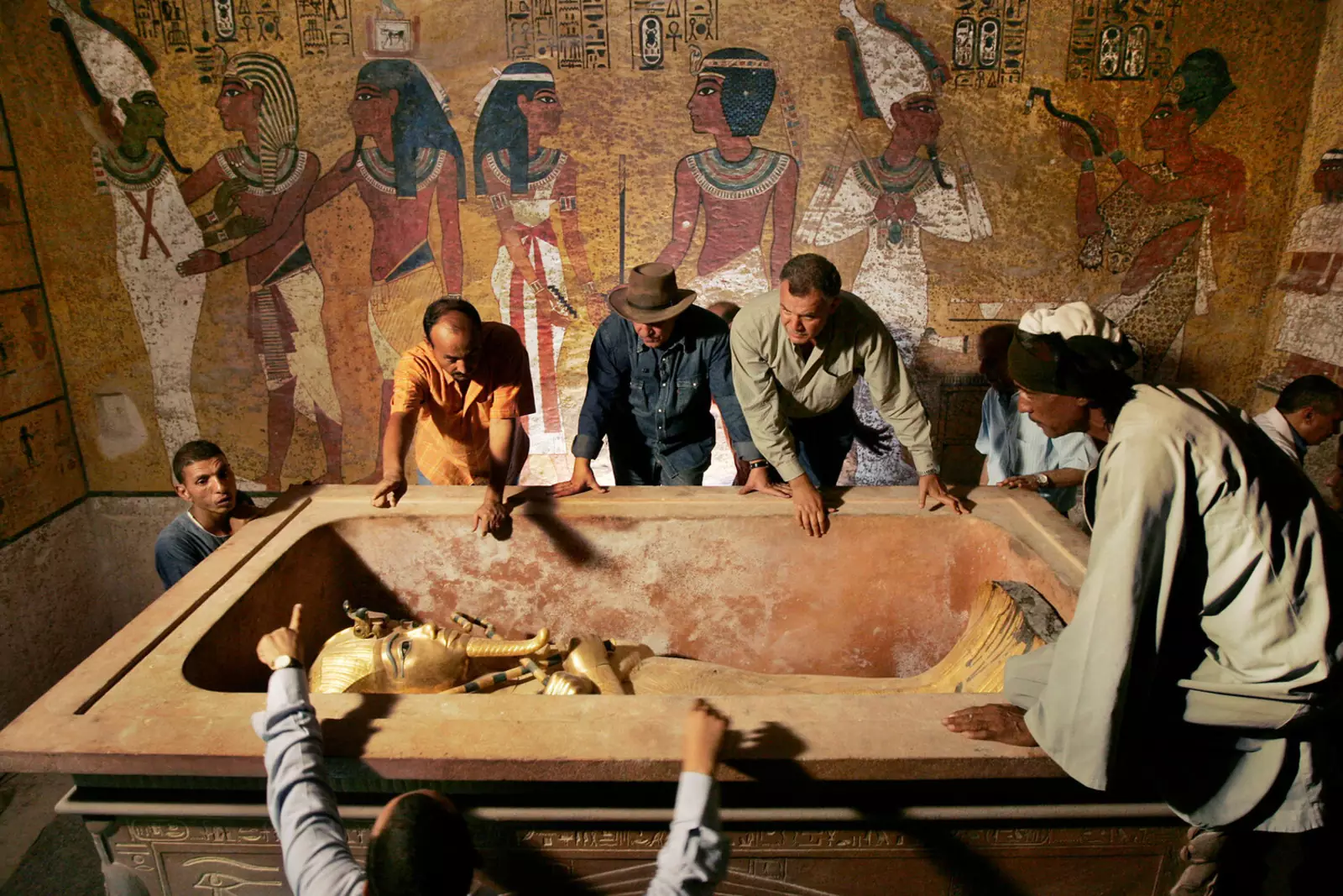 Не исключено, что в гробнице Тутанхамона была Нефертити.