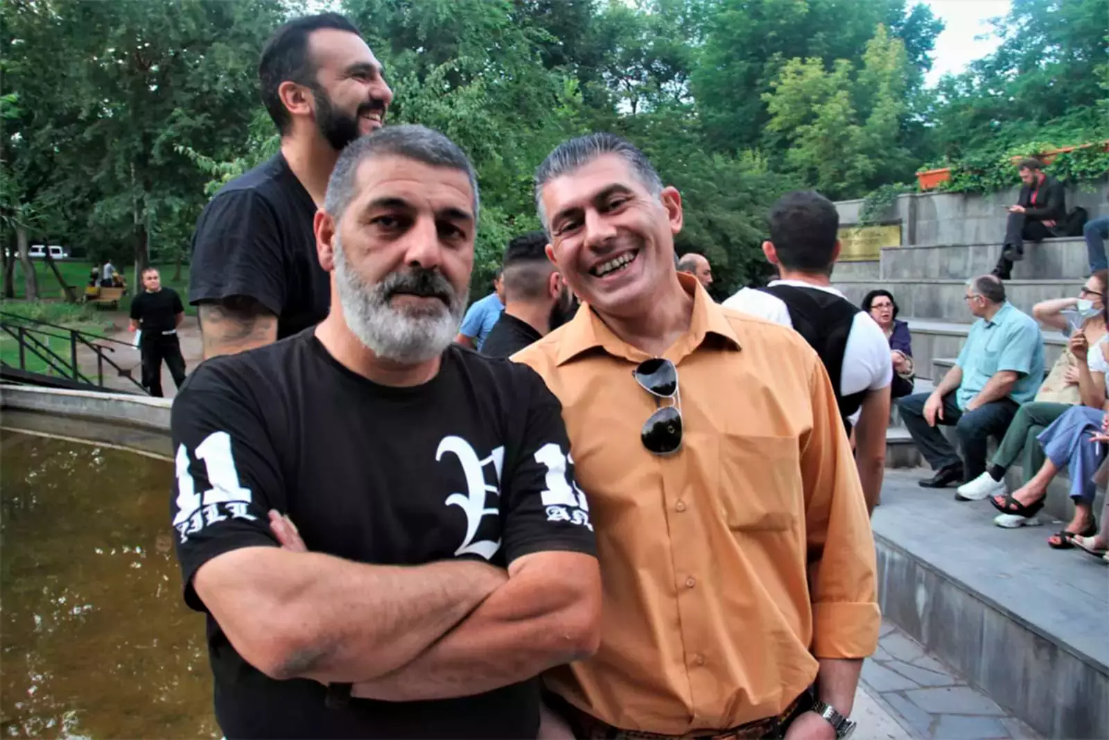 Григор Григорян на фото справа. Григор Григорян на фото справа.