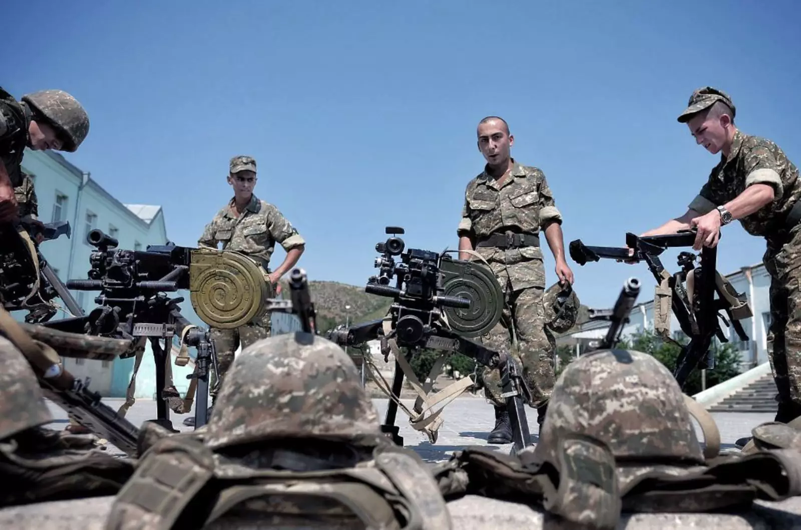 Вооруженный конфликт в Нагорном Карабахе Вооруженный конфликт в Нагорном Карабахе