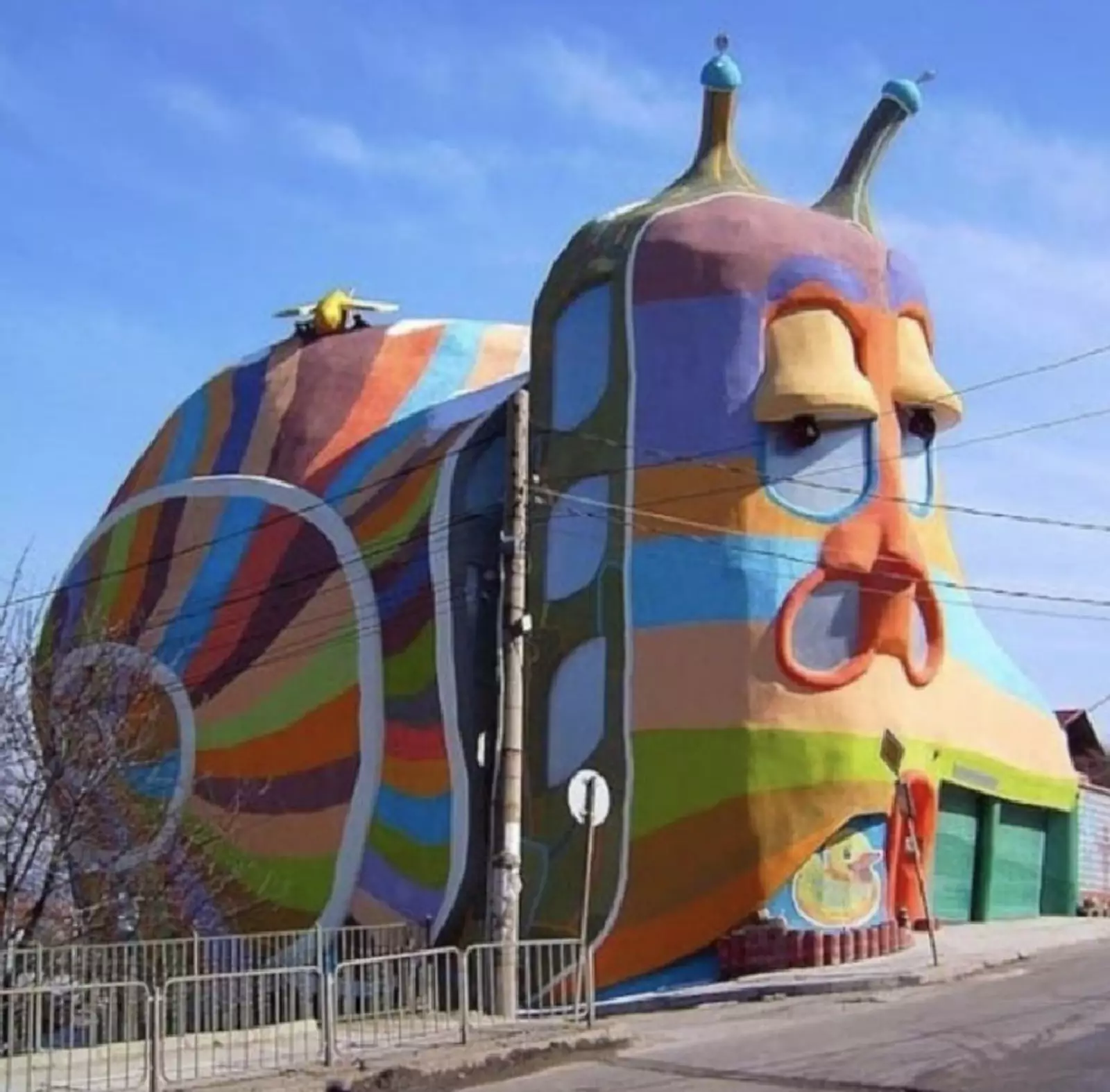 Грустная гусеница. Грустная гусеница.