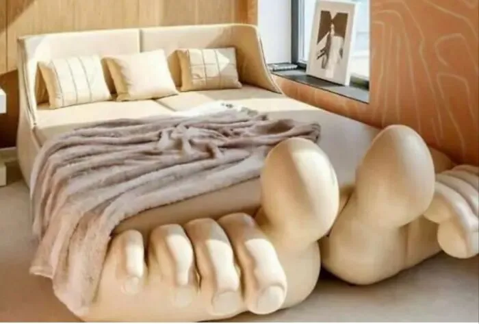 Кто не мечтал поспать на чьих-то ступнях? 