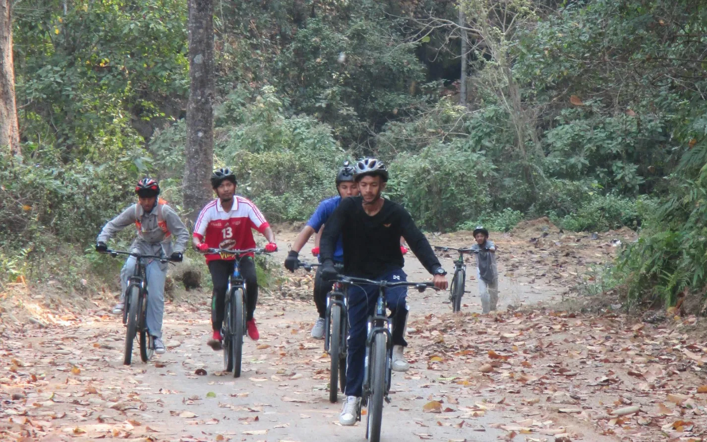 Езда на велосипеде.