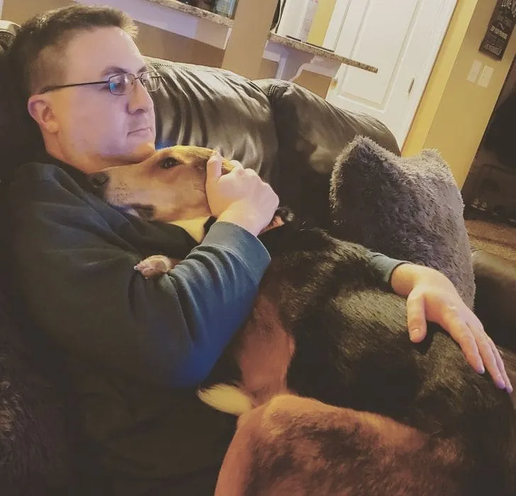 «Супруг не хотел вторую собаку, но теперь, кажется, любит ее больше, чем меня».