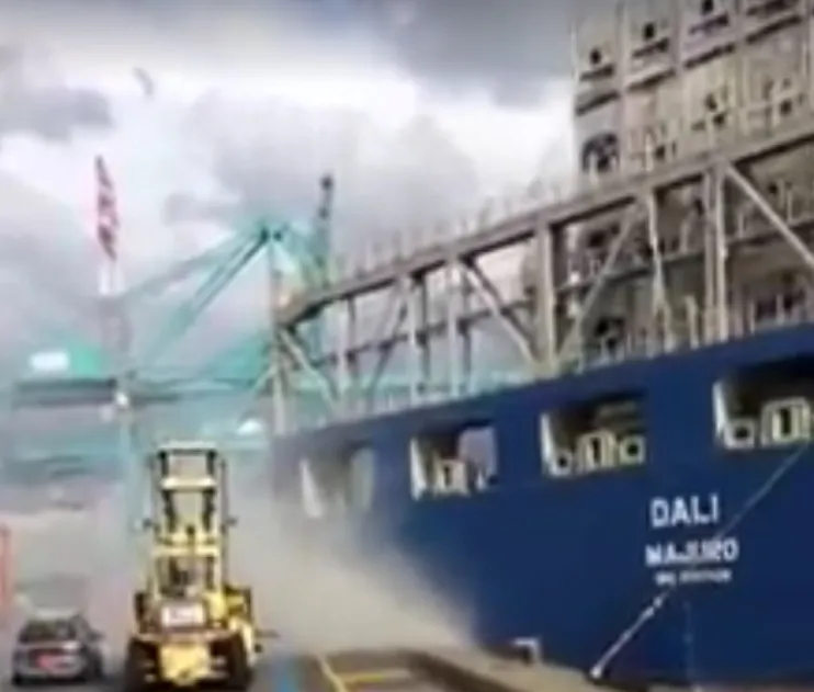 Авария в порту Антверптена, кадр из видео. 