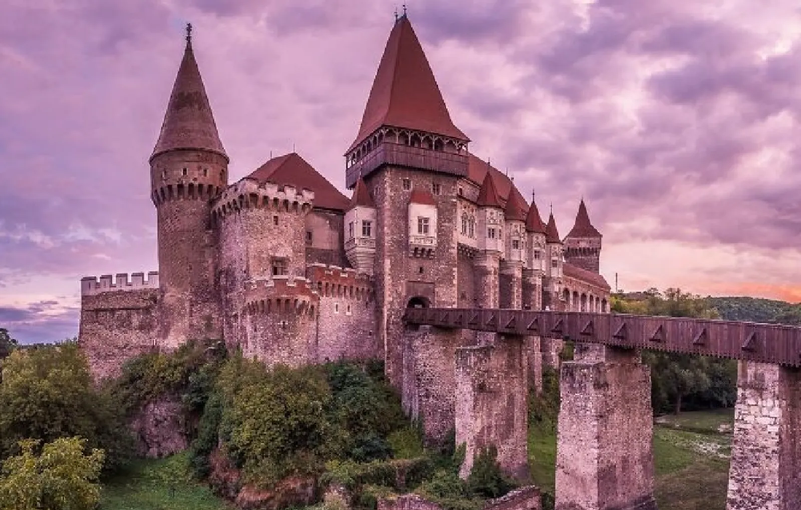 Замок Корвинов, Румыния.