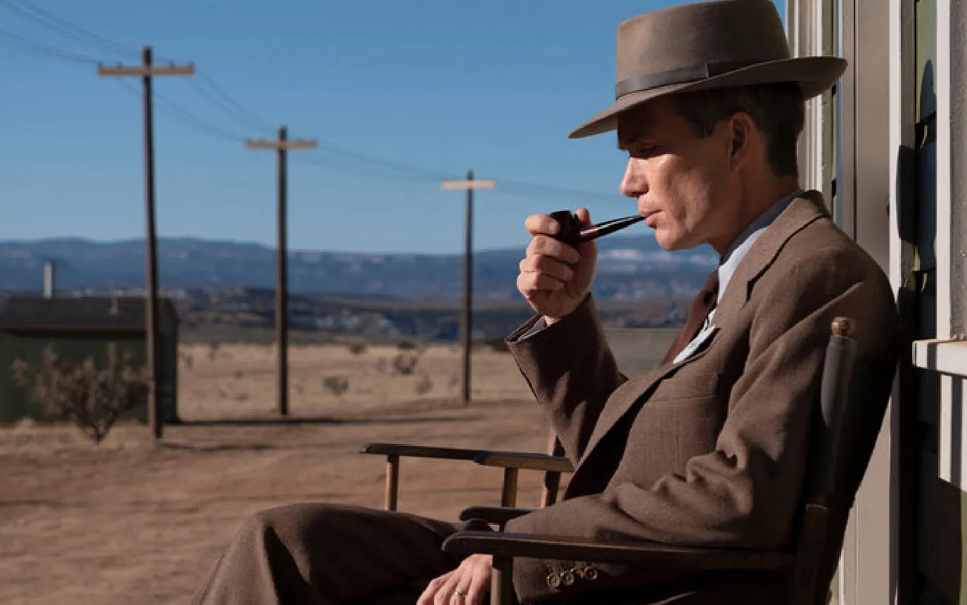 Киллиан Мерфи в роли Роберта Оппенгеймера.