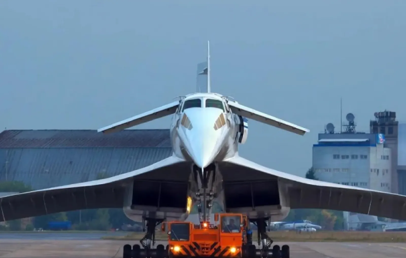 Сверхзвуковые самолеты россии. Ту-144 пассажирский самолёт. Ту-144 реактивный самолёт. Ту-144 сверхзвуковой. Пассажирский сверхзвуковой ту-144.