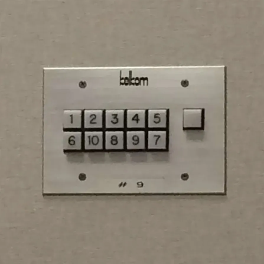 Два вопроса — почему десять на месте семерки и… зачем вообще там нужна цифра десять???